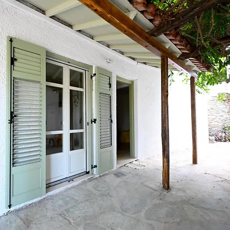 Pefko House Villa
